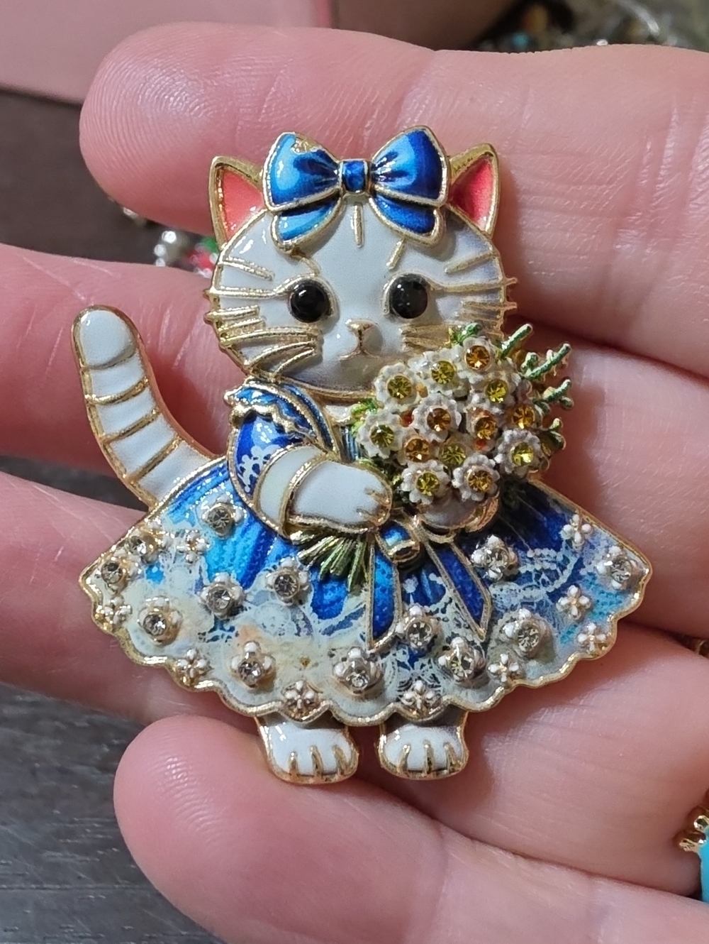 A119- Blue Cat Brooch Pin
